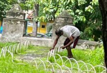 Ayuntamiento de Colima Atiende Caso de Persona en Situación de Calle en el Jardín de San Francisco de Almoloyan