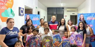 Julia Jiménez Entrega Más de 2 Mil Mochilas Escolares en Todo el Estado