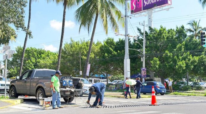 Con Acciones Rápidas, el Gobierno de Riult Rivera Repara Punto de Riesgo Para Automovilistas en Colima