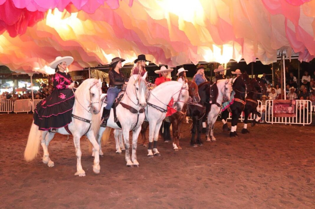 CUTIVAMUJERESACABALLO