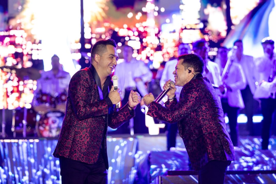 MILESDISFRUTANELCONCIERTO