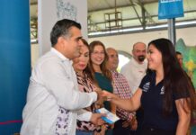 Alcalde Riult Rivera Entregó 500 Becas de Transporte a Estudiantes de Colima, Jalisco y Michoacán