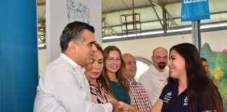 Alcalde Riult Rivera Entregó 500 Becas de Transporte a Estudiantes de Colima, Jalisco y Michoacán