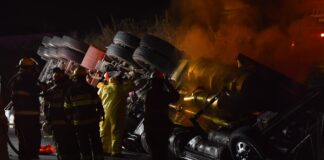 Continúan Atendiendo Volcadura de Pipa Que Transportaba Material Peligroso, Sobre la Carretera Guadalajara-Colima