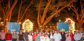 Presidente Riult Rivera Hace Encendido de la Villa Navideña en la Colonia Santa Bárbara