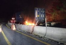 Se Incendia Contenedor de Tráiler en Autopista Colima-Manzanillo Antes de Llegar a La Salada; UEPC Sugiere Tomar Vías Alternas