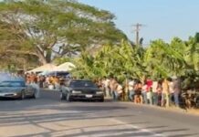 Auto arrolla a 15 Espectadores en Arrancones de Coahuayana