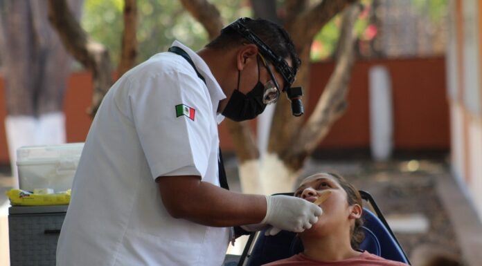 Salud Colima Brinda Atención Gratuita en Sus Unidades Para Prevenir Gingivitis y Enfermedad Periodontal