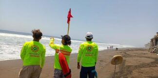 Ofrece UEPC Colima Vacantes Eventuales de Guardavidas Para Apoyar a la Población en el Periodo Vacacional