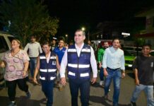 Más luz para La Albarrada: Riult Rivera Supervisa Trabajos de Alumbrado Junto a Vecinos