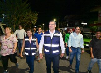 Más luz para La Albarrada: Riult Rivera Supervisa Trabajos de Alumbrado Junto a Vecinos