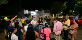 Riult Rivera se Reúne Con Vecinos de Villas del Bosque Para Escuchar y Atender Sus Necesidades