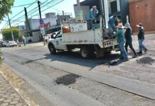 Gobierno de Riult Rivera Realiza Trabajos de Bacheo en la Avenida Venustiano Carranza Para Mejorar Las Vialidades