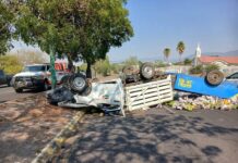 Volcadura de Camioneta Obstruye Vialidad en el Tercer Anillo Periférico Hacia Glorieta de Perritos Bailarines