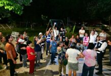 Riult Rivera Recorre Junto a Vecinos la Colonia El Porvenir Durante Patrullaje Nocturno; Queda Iluminada al 100%