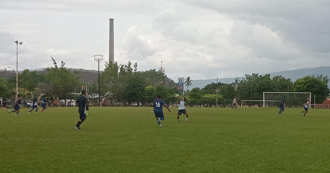 ACARICIAN3EQUIPOSLIGUILLA