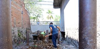 Trabajamos Hoy Para Prevenir Inundaciones Mañana: Gobierno de Riult Rivera Desazolva el Arroyo El Manrique