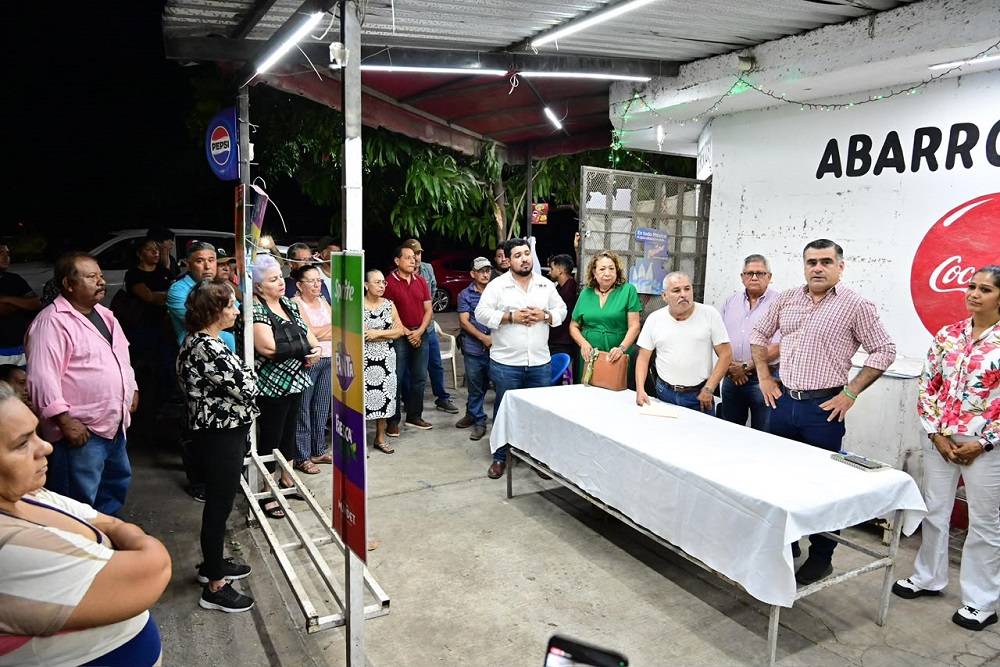 ESCUCHANDEVIVAVOZ.JPG{