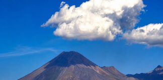Volcán de Colima se Mantiene Estable y Con Baja Actividad: UEPC